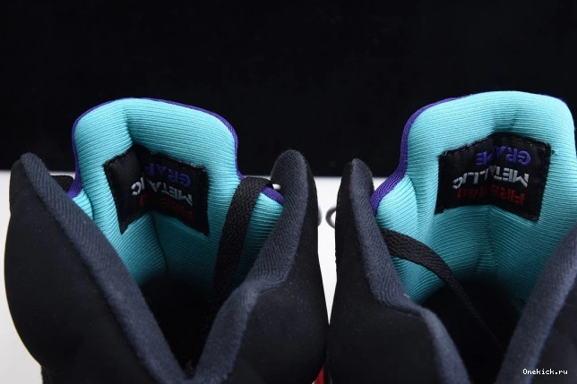One Kick CZ1786-001 Top Air 5 Jordan 3 0810